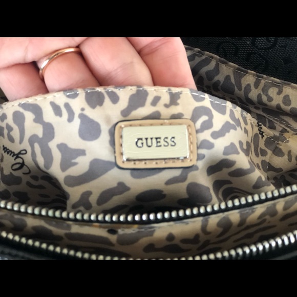 Guess purse - Picture 8 of 8